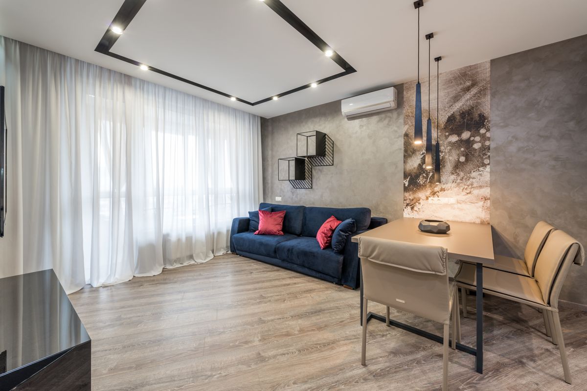 Furniture arrangement in a long living room